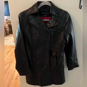 Kenneth Cole New York women’s leather jacket Size Small 🖤